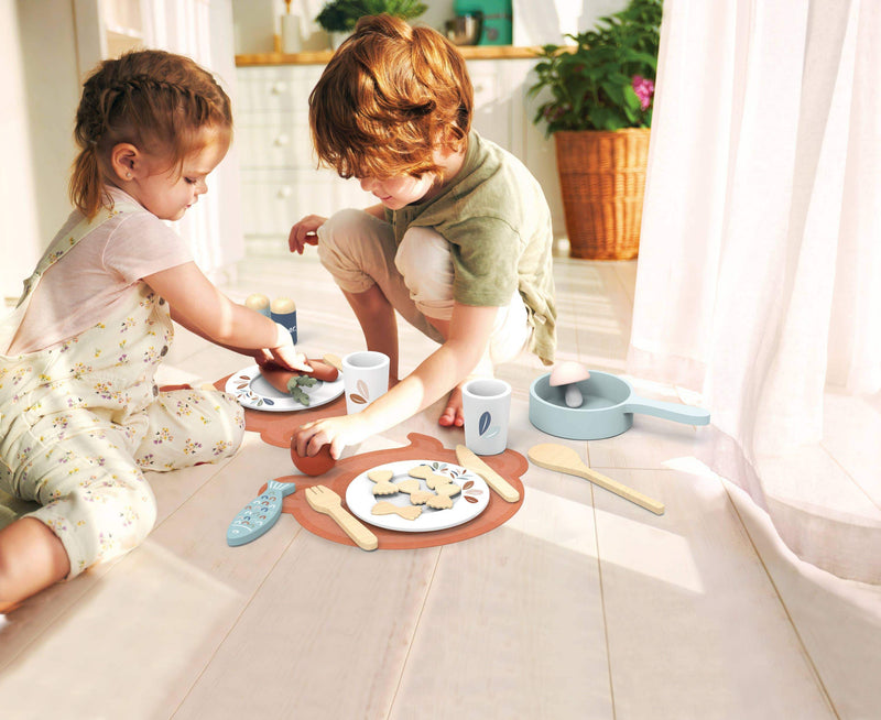 Speedy Monkey Wooden Dining Set with 19 Accessories